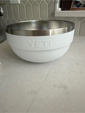 Yeti Stainless Steel 2QT Insulated Bowl